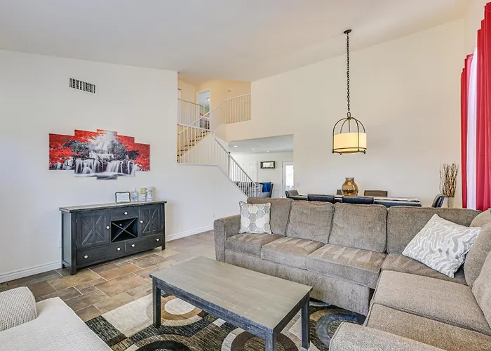 Walk To State Farm Stadium! Poolside Desert Escape * Glendale