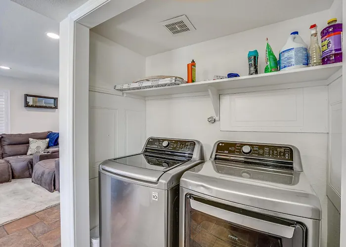 Walk To State Farm Stadium! Poolside Desert Escape * Glendale