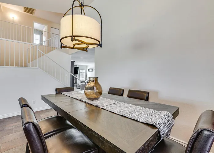 Walk To State Farm Stadium! Poolside Desert Escape Glendale