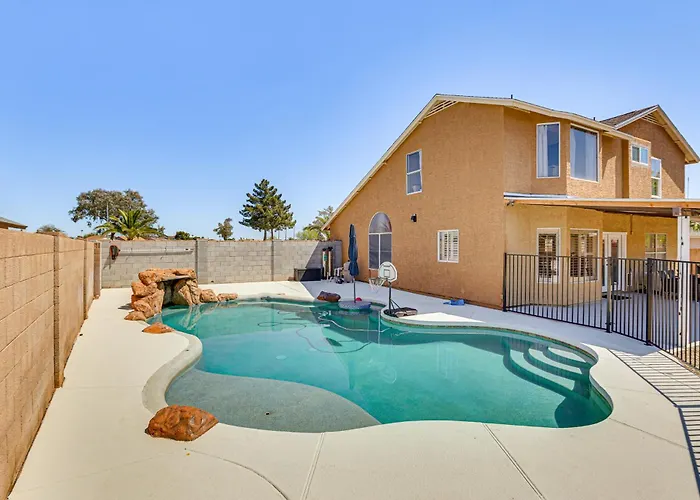Walk To State Farm Stadium! Poolside Desert Escape